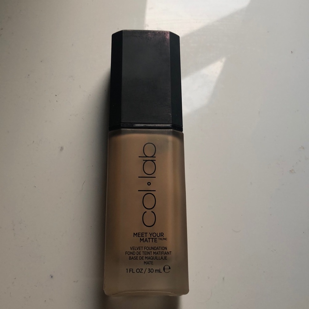 Col-lab Meet your Matte Velvet Foundation